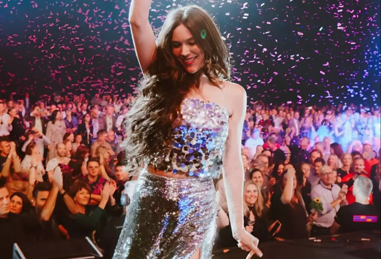 Unindo clássicos e teasers do novo álbum, Joss Stone traz turnê a São Paulo