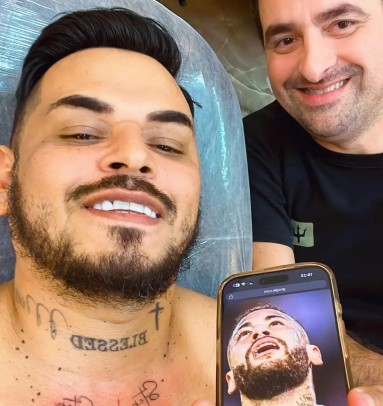 Cantor Cacau Júnior homenageia craque Neymar Jr. com tatuagem