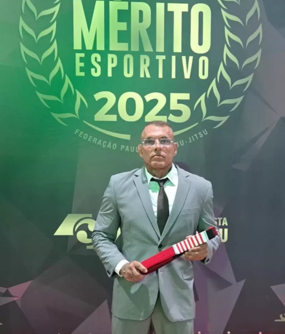Ex-sbt , Marcelo Mathias é graduado Mestre Faixa Coral de Jiu-Jitsu