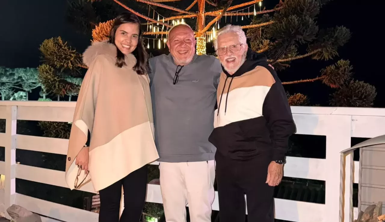 Carlos Alberto de Nóbrega faz live em Campos do Jordão e visita restaurante premiado