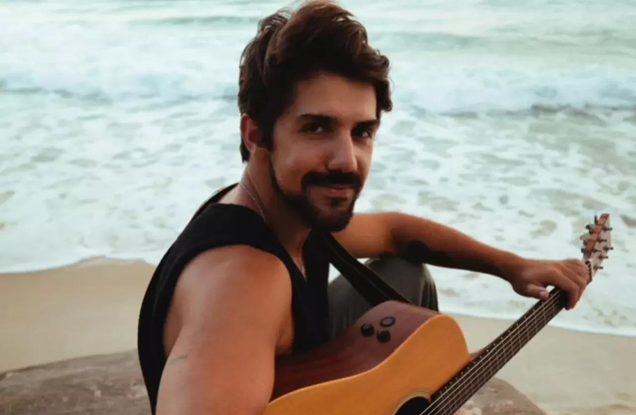 Gabriel Gonti lança clipe de "Tô na Praia" e confirma show gratuito em Patos de Minas