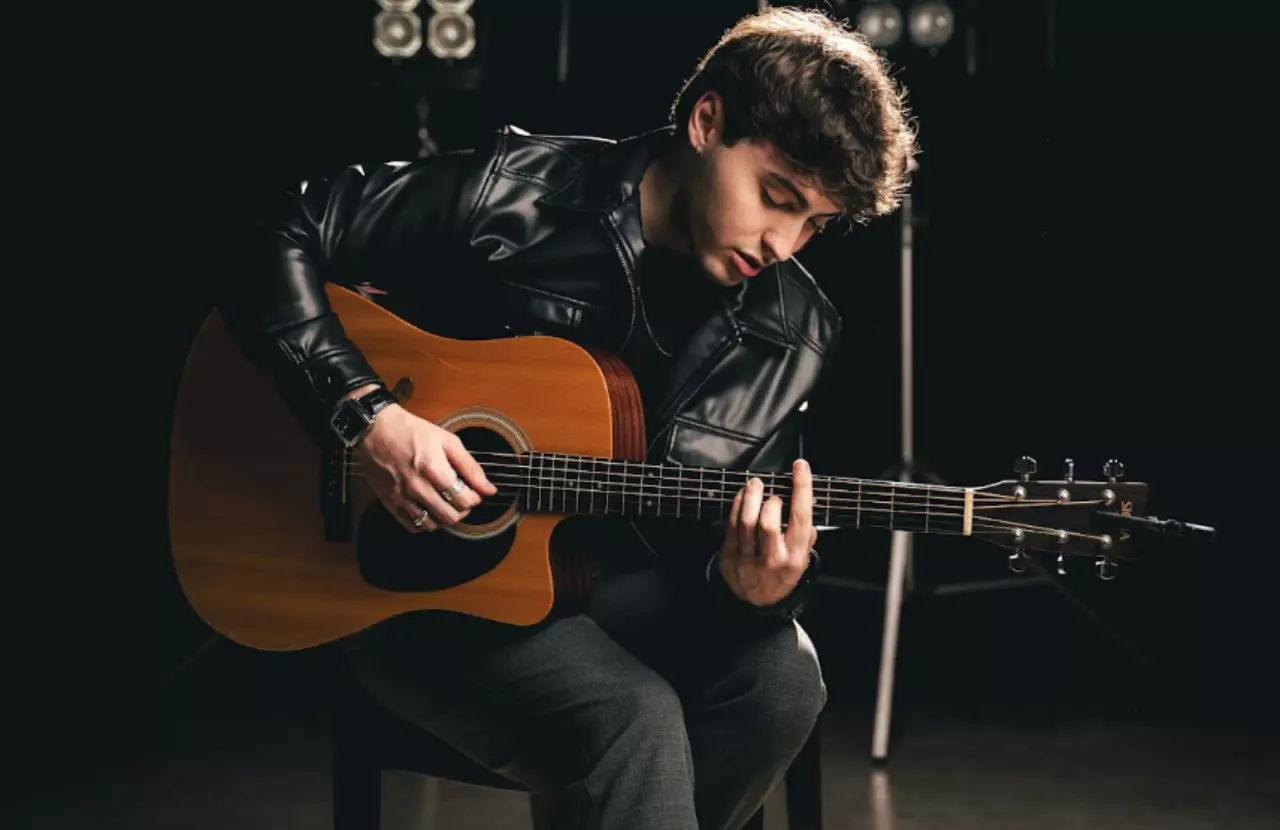 Gabriel Aiala: do universo digital a aposta no romantismo para conquistar a música