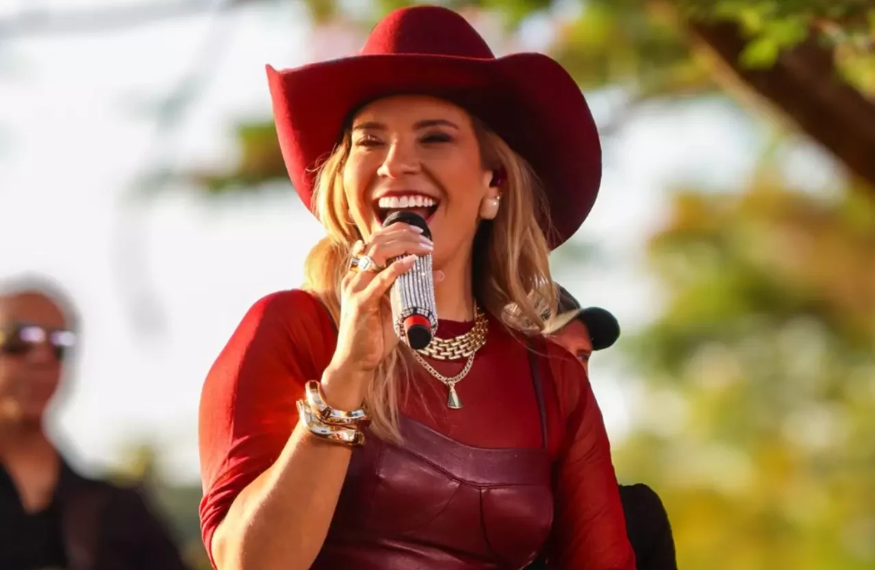 Elis Justi leva força feminina ao palco da 31ª Festa do Peão de Boiadeiro de Piracicaba